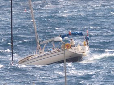 Περιπέτεια εν πλω για δύο τουρίστες