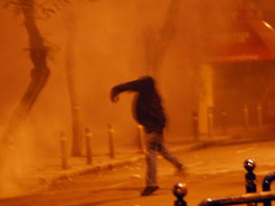 Στη Νομική οι κουκουλοφόροι