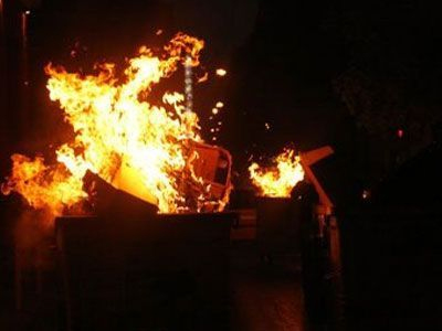 Φωτιές σε κάδους στο Γαλάτσι