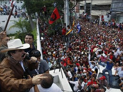 Η επιστροφή Zelaya σηματοδοτεί εξελίξεις