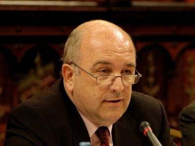 Νέο μήνυμα Αλμούνια για την ελληνική Οικονομία