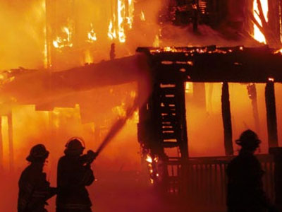 Kαήκαν ζωντανοί μέσα στο σπίτι τους