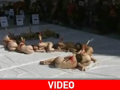 Γυμνή διαμαρτυρία κατά των ταυρομαχιών