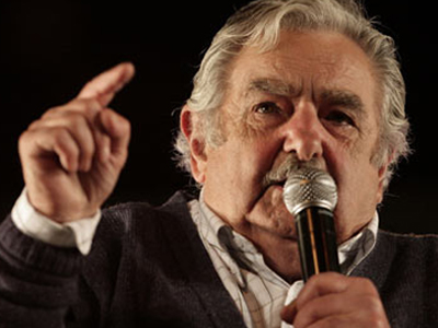 Προβάδισμα για την προεδρία ο Mujica