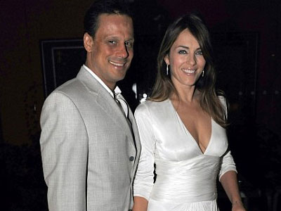 Στα λευκά η Liz Hurley