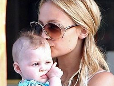 Στο νοσοκομείο η Nicole Ritchie