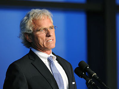 Δεν θα πάρει τη θέση του θείου του, ο Joseph Kennedy