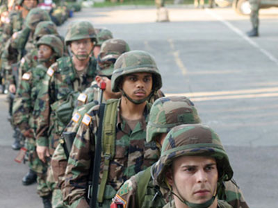 Gates: ανοιχτός στο ενδεχόμενο αύξησης των στρατευμάτων στο Αφγανιστάν