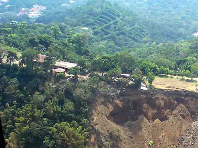 Κατέρρευσαν σπίτια στη Γερμανία από κατολίσθηση