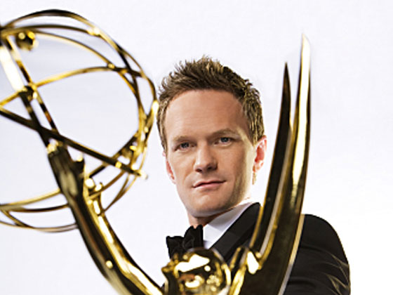 Ξεκίνησε η τελετή των Emmy Awards…