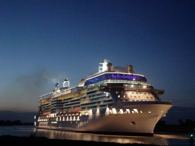 Σε καραντίνα δύο επιβάτες κρουαζιερόπλοιου στον Πειραιά