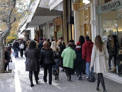Ανοικτά μέχρι τις 19:00 τα καταστήματα