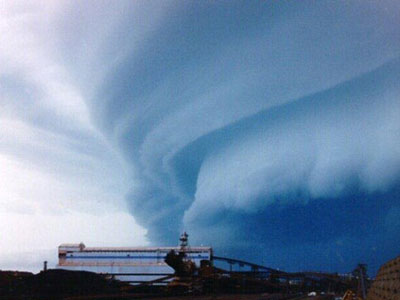 Μία ανάσα από το Μεξικό ο τυφώνας “Χιμένα”