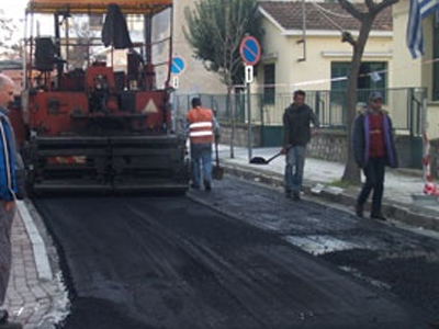 Εργασίες ασφαλτόστρωσης στη Βασ. Όλγας
