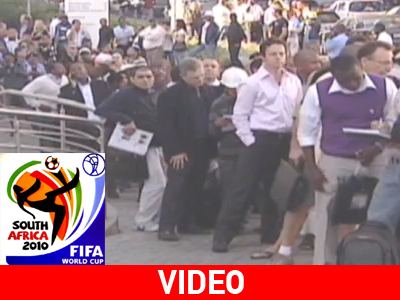 Κατέρρευσε ενώ περίμενε 20 ώρες για ένα εισιτήριο