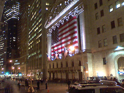 Μεικτή εικόνα στη Wall Street