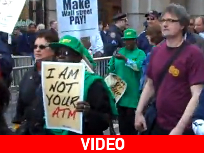 Ηχηρή διαδήλωση κατά των τραπεζών στη Ν. Υόρκη