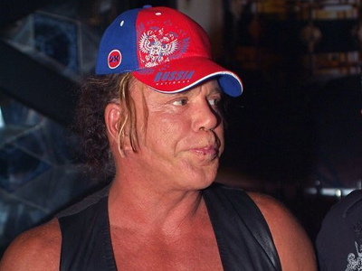 O Μickey Roorke σε ρόλο-πρόκληση