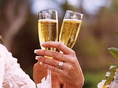 Γαμήλιο γλέντι χωρίς τη… νύφη