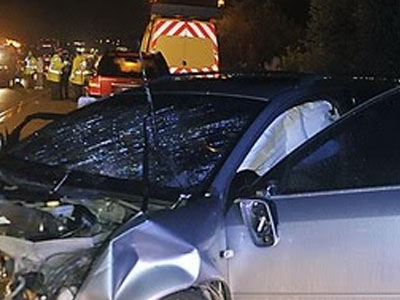 Τζιπ «κάρφωσε» σε κολώνα της ΔΕΗ στην παραλιακή