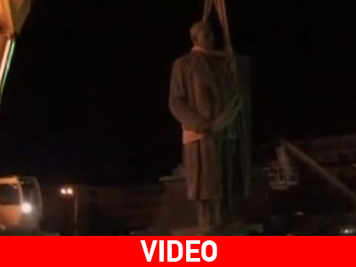 Αποκαθήλωσαν το άγαλμα του Στάλιν