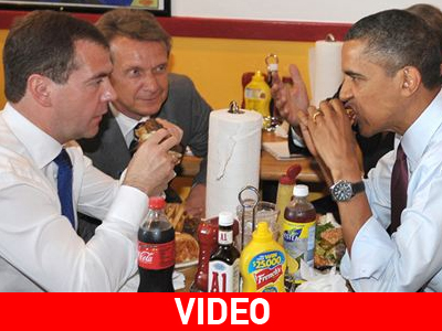 Aμερικάνικο χάμπουργκερ δοκίμασε ο Medvedev