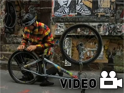 Σκασμένο λάστιχο και δεν έχετε σαμπρέλα? Έχουμε τη λύση…