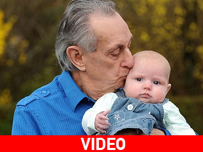 Ο γηραιότερος μπαμπάς της Βρετανίας