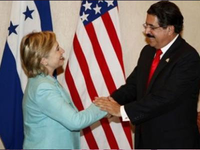 Αναμένονται εξελίξεις μετά τη συνάντηση Clinton-Zelaya