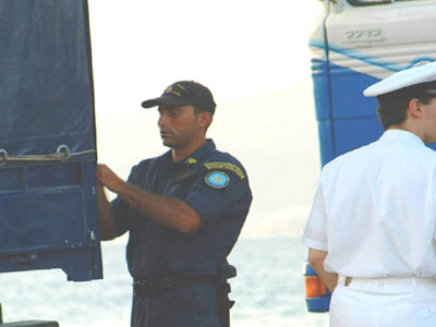 Επιχείρησαν να μεταφέρουν παράνομα μπαταρίες