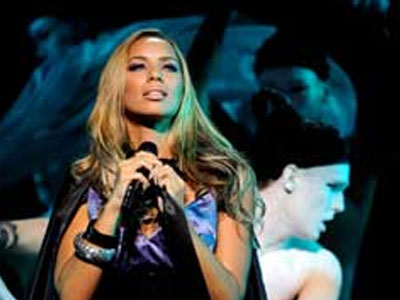 Το σκονάκι της Leona…