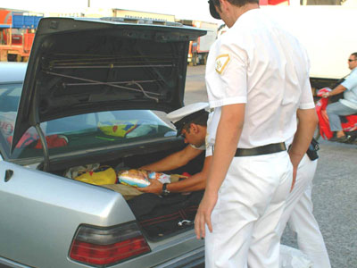 Συνελήφθησαν μόλις “πάτησαν το πόδι τους” στο λιμάνι