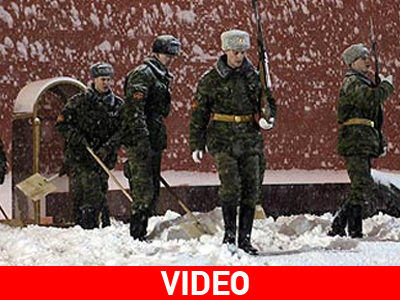 Σε λευκό κλοιό η Μόσχα