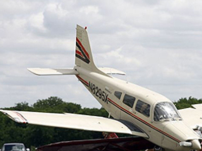 Αεροσκάφος προσγειώθηκε σε αυτοκινητόδρομο