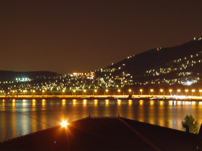 «Βούτηξε» με τη μηχανή του στο γκρεμό «Βούτηξε» με τη μηχανή του στο γκρεμό