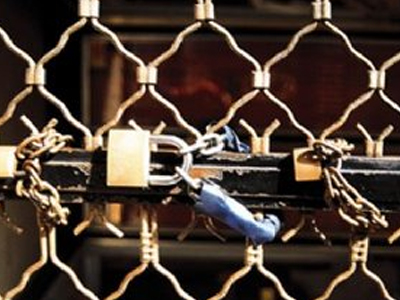 «Λουκέτο» σε μαγαζιά με… κατσαρίδες