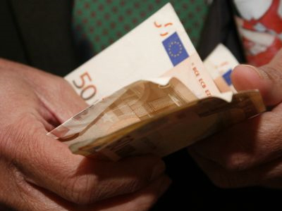 Ξεκινά η καταβολή των πολυτεκνικών επιδομάτων