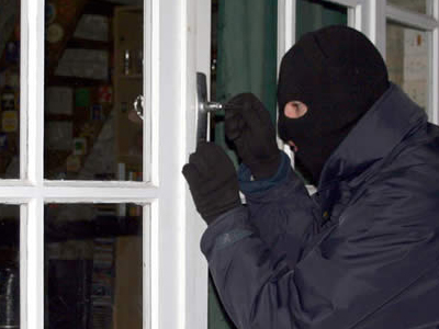 Διάρρηξη σε διαμέρισμα με πλούσια λεία