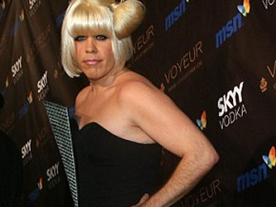 Αλλιώτικη δείχνει η Lady Gaga…