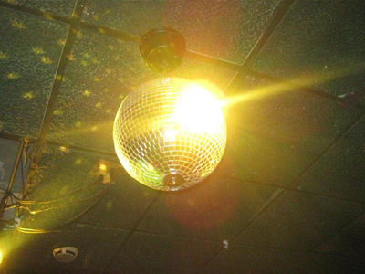 Συμπλοκή αστυνομικών-ιδιοκτητών καφετέριας