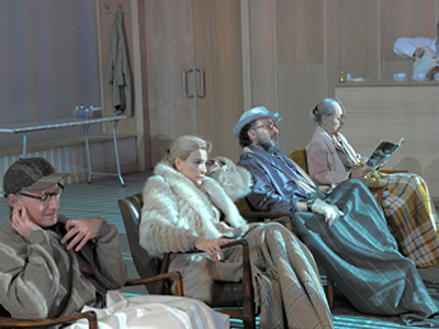 Συνεχίζεται ο θείος Βάνιας στην Κεντρική Σκηνή…