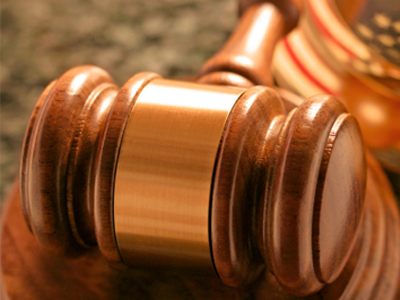 Αποζημίωση 50.000 ευρώ… λόγω ζήλιας