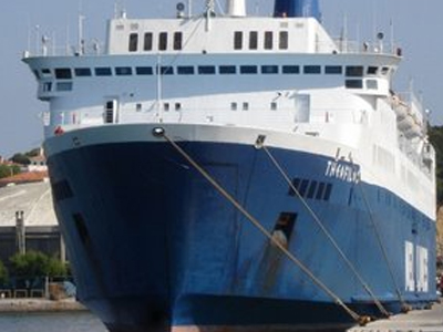 Εμπόδιζαν τον απόπλου του “Θεόφιλος”… λόγω λαθρομεταναστών