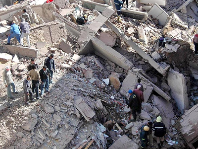 Τραγωδία στο Πακιστάν από κατάρρευση πολυκατοικίας