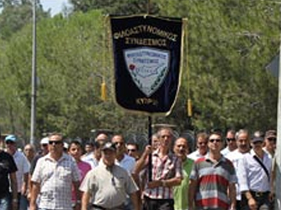 Στους δρόμους οι αστυνομικοί της Κύπρου