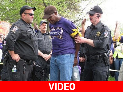 Συνελήφθη ο ηθοποιός Danny Glover κατά τη διάρκεια διαδήλωσης