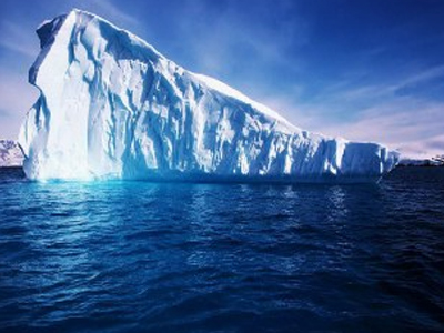 Τεράστια παγονησίδα αποκολλήθηκε από παγετώνα της Γροιλανδίας