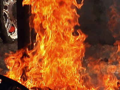 Στις φλόγες νταλίκα στην Αθηνών Λαμίας