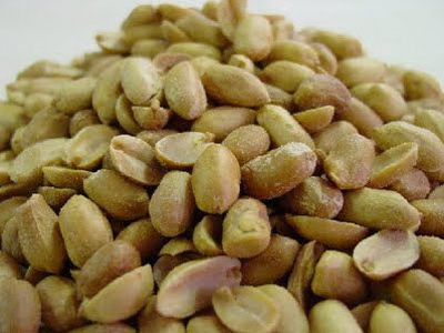 Απέσυραν φορτία με ακατάλληλες ζωοτροφές και επικίνδυνα φιστίκια