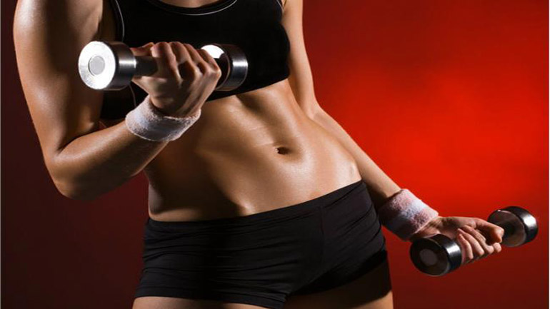 Για υγιή οστά πείτε ναι στα δαμάσκηνα, στα κρεμμύδια, στο σολομό και στα καρύδια